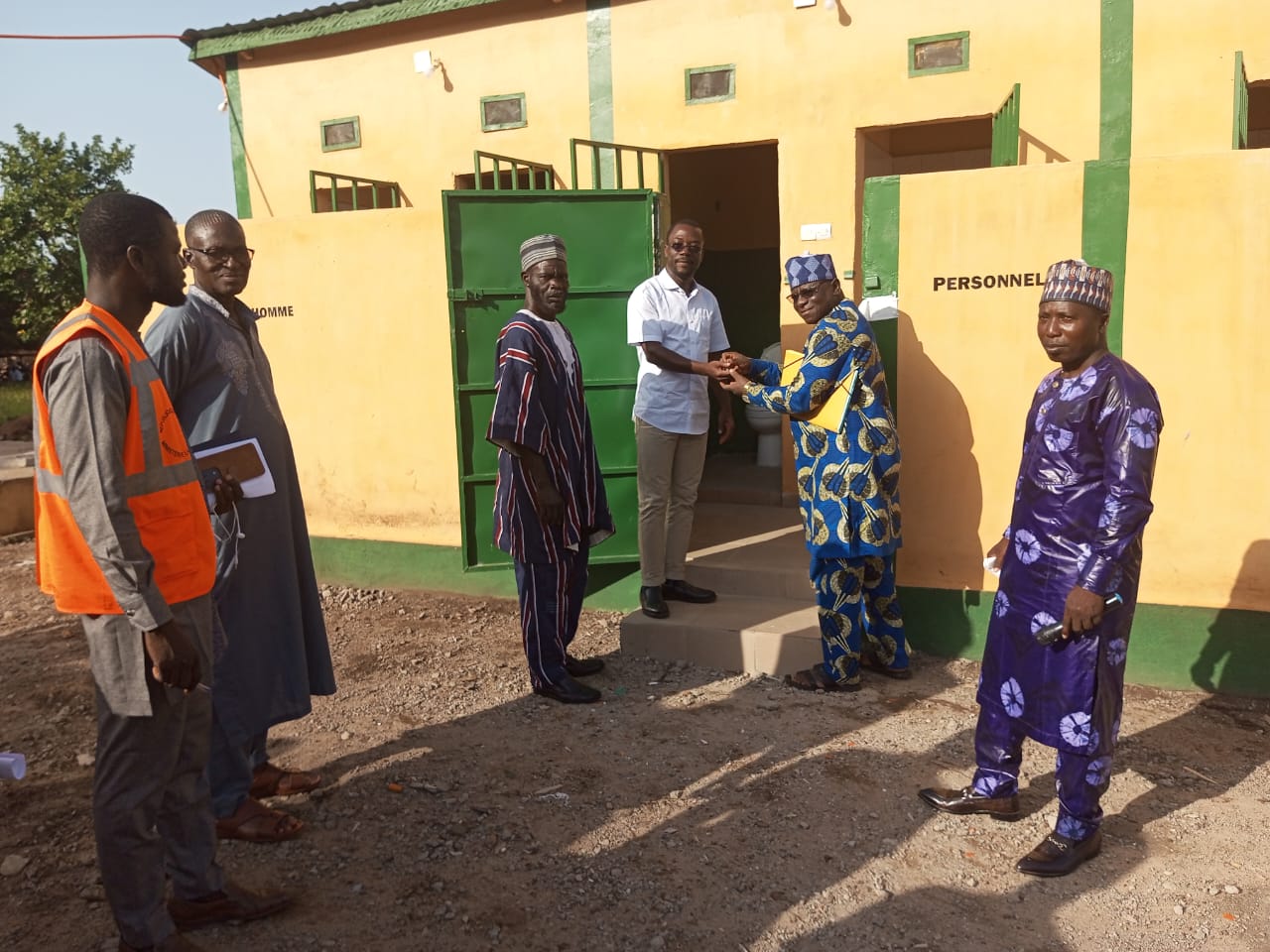 N’TCHOUROU – RECEPTION DU BLOC SANITAIRE DE L’UNITE DE SOINS PERIPHERIQUES (USP) DE N’TCHOUROU DANS LE DISTRICT SANITAIRE DE TCHAMBA